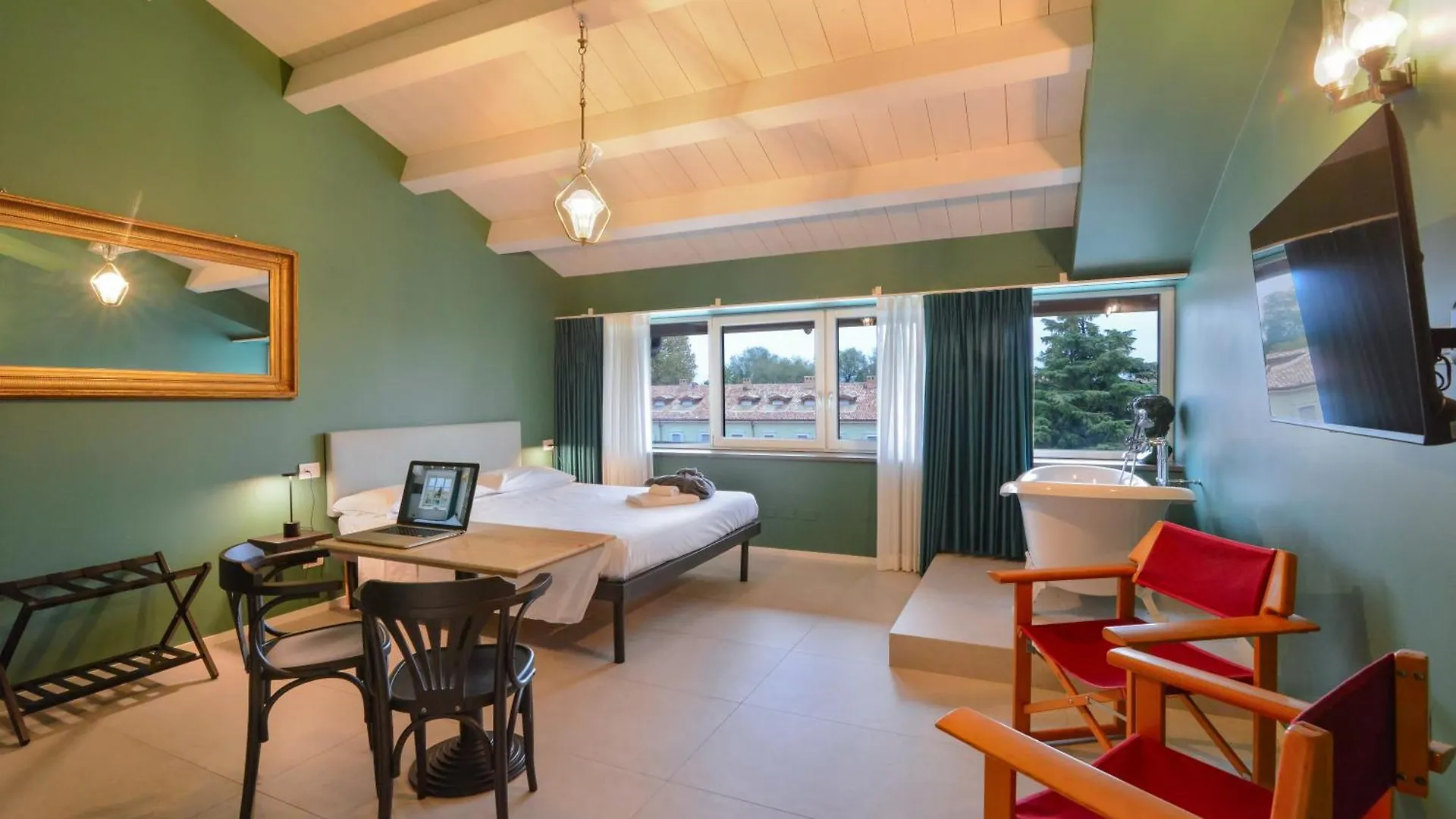 Cabanon Urban Apartments Peschiera del Garda Italia