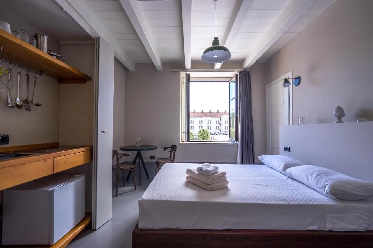 Cabanon Urban Apartments Peschiera del Garda Italia
