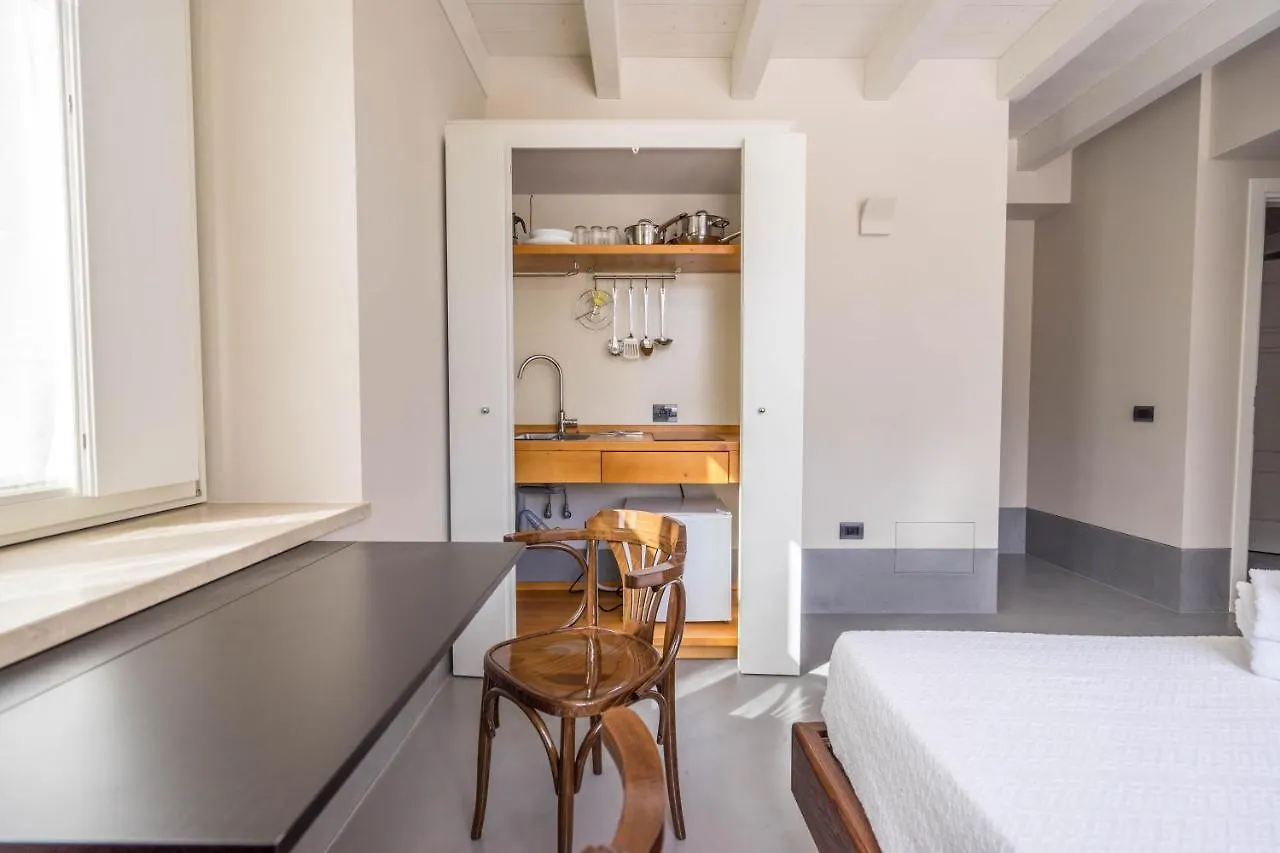 Cabanon Urban Apartments Peschiera del Garda Italia