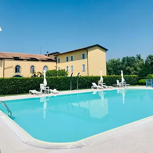 Zanina Sonia Peschiera del Garda