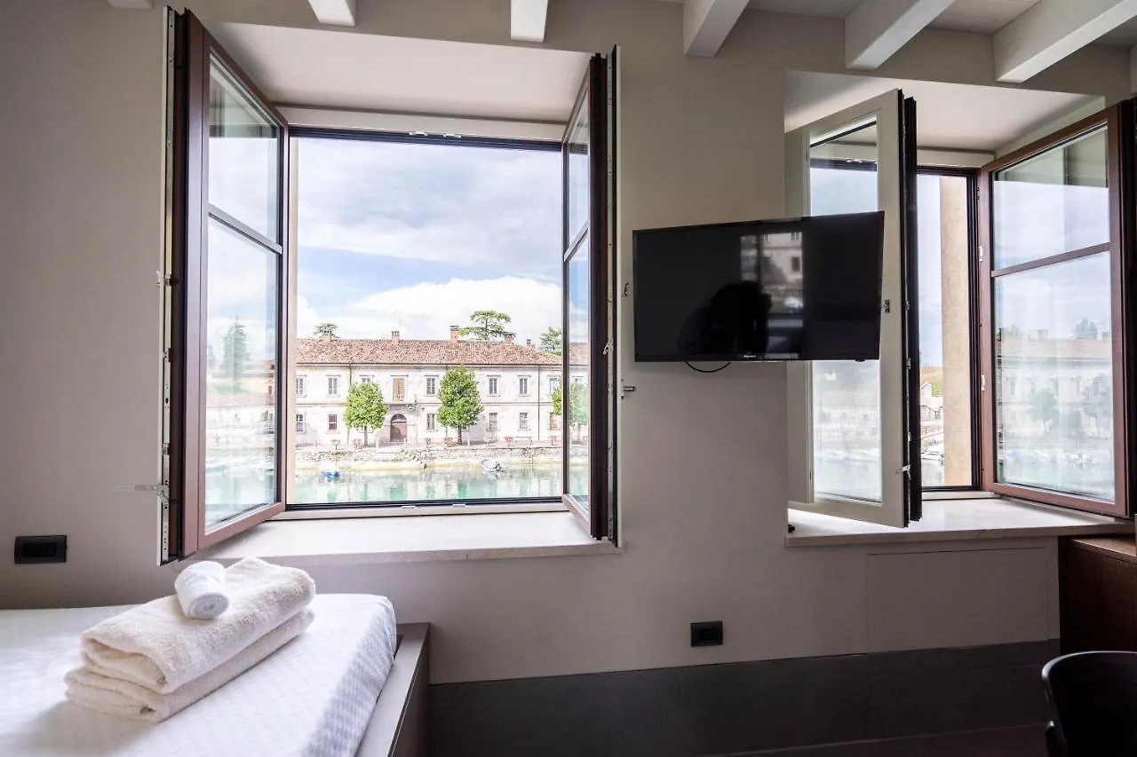 Cabanon Urban Apartments بسكييرا ديل غاردا