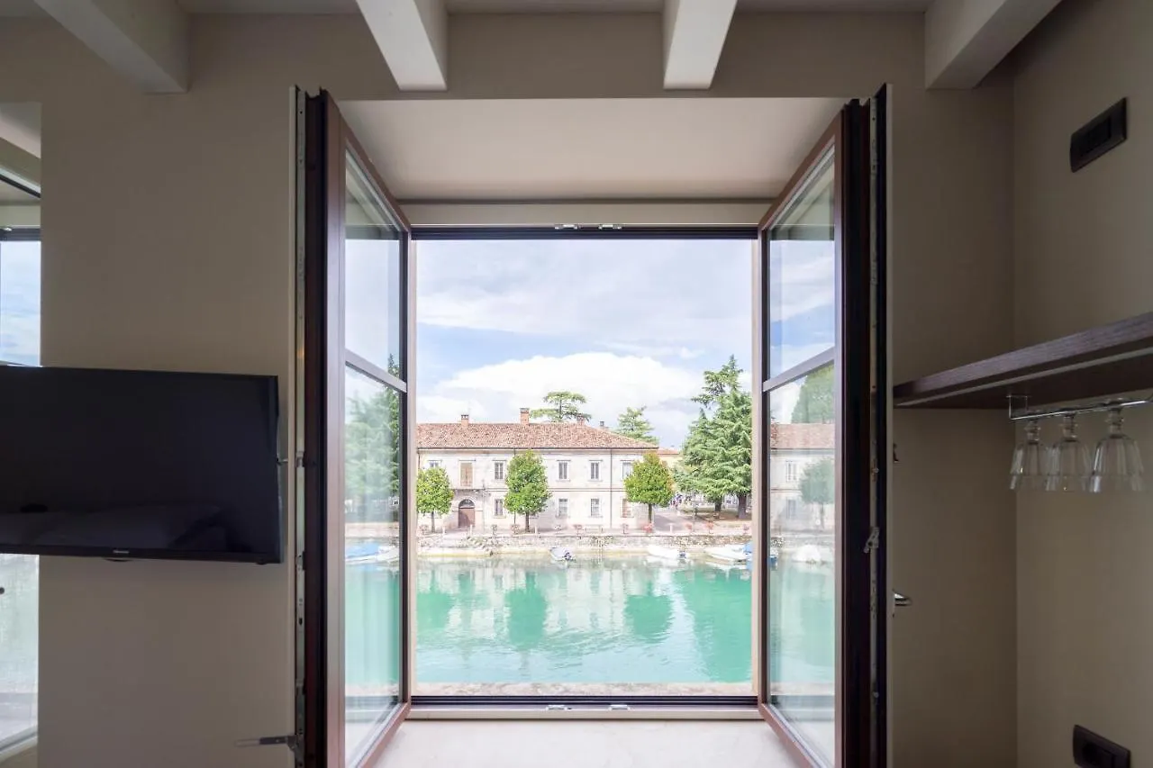 Cabanon Urban Apartments بسكييرا ديل غاردا