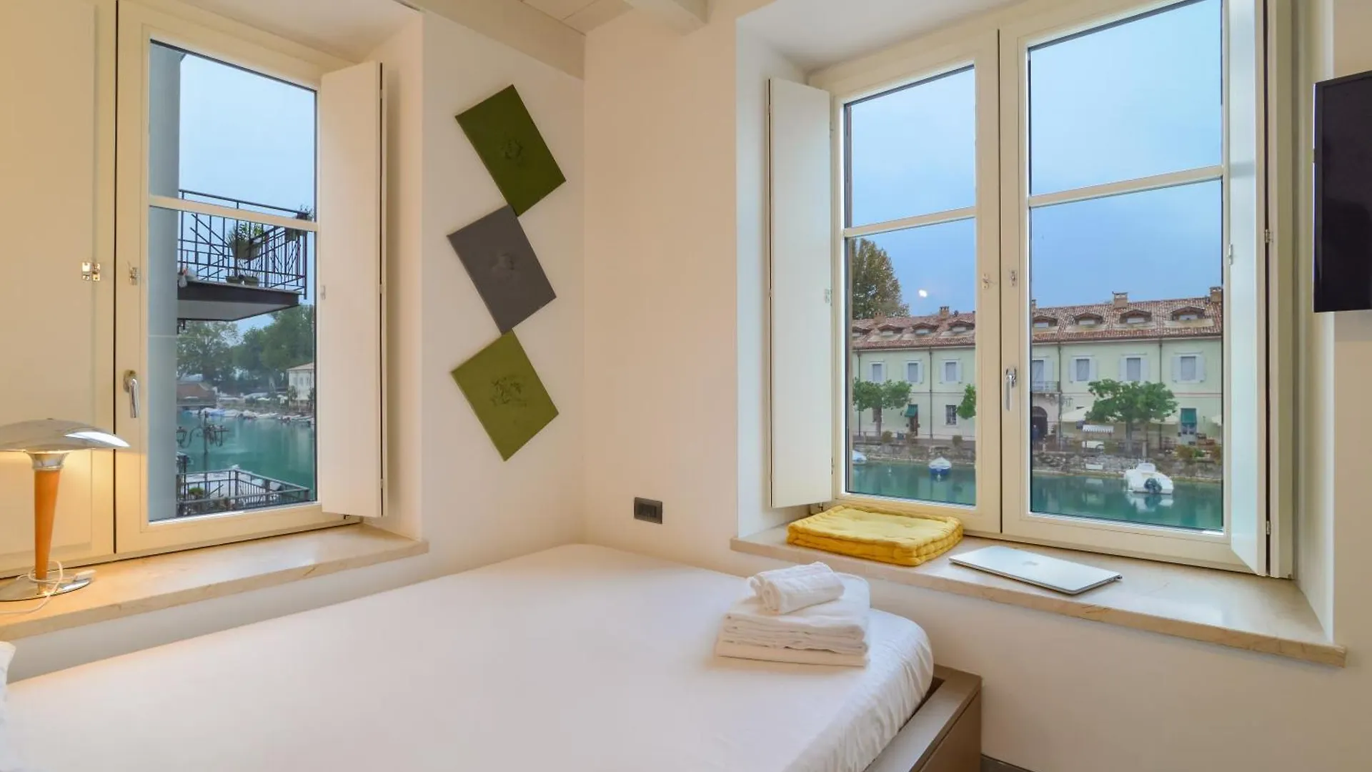 Cabanon Urban Apartments بسكييرا ديل غاردا