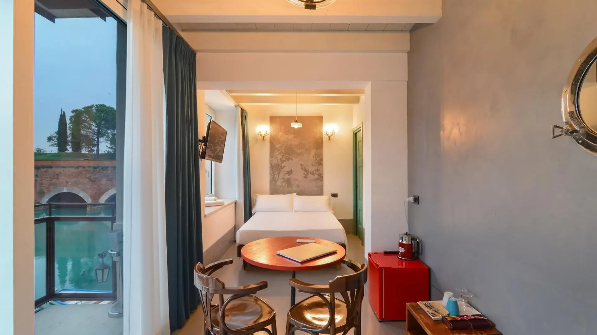 Cabanon Urban Apartments بسكييرا ديل غاردا