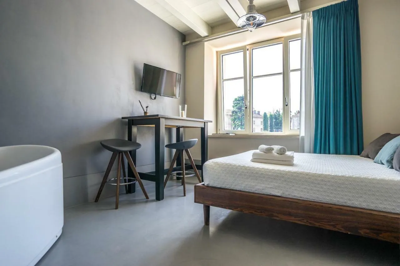 Cabanon Urban Apartments بسكييرا ديل غاردا