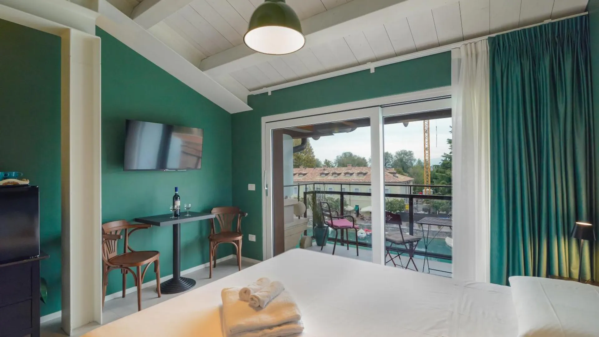 Cabanon Urban Apartments Peschiera del Garda Italy